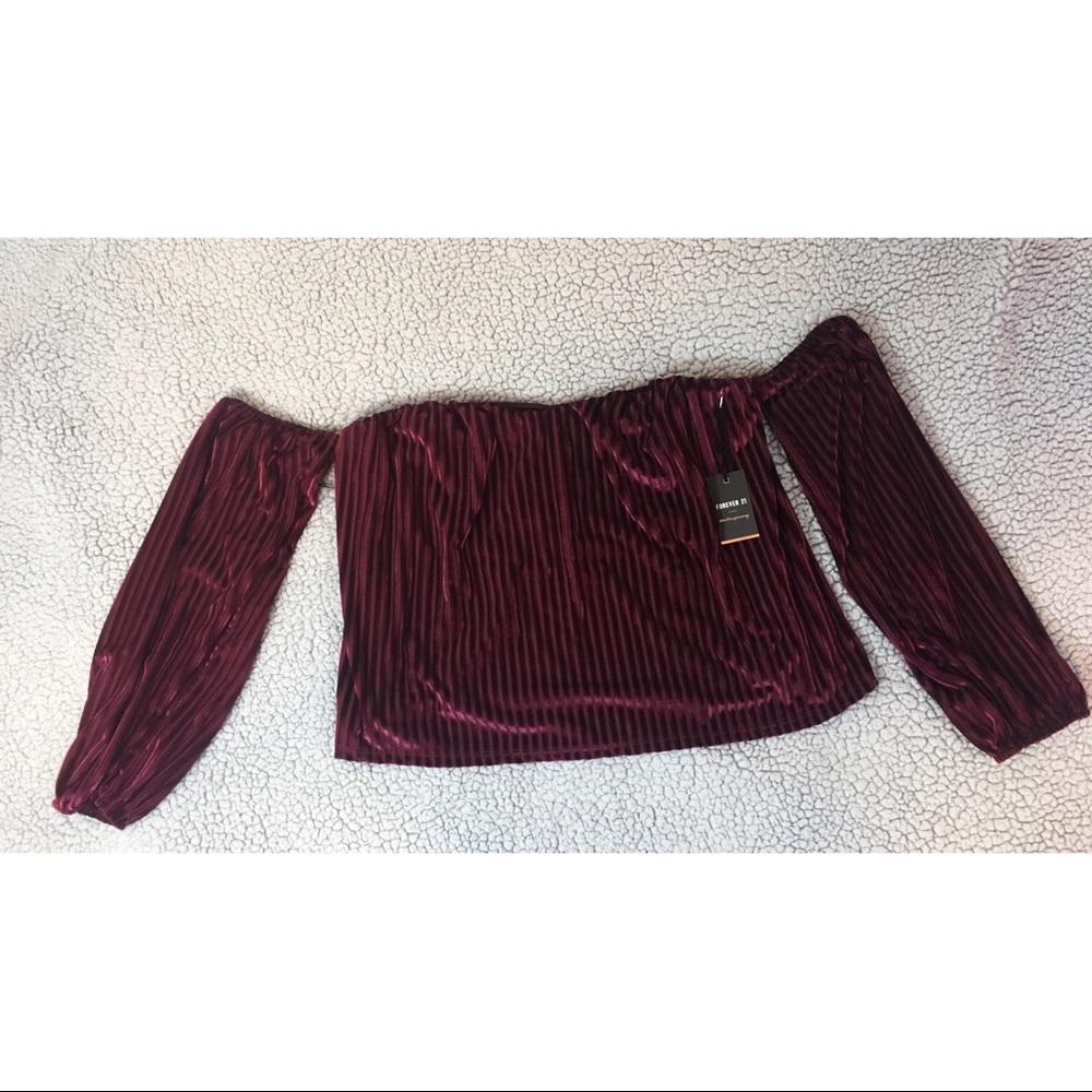 🌹Off-Shoulder Knit Top in color Wine